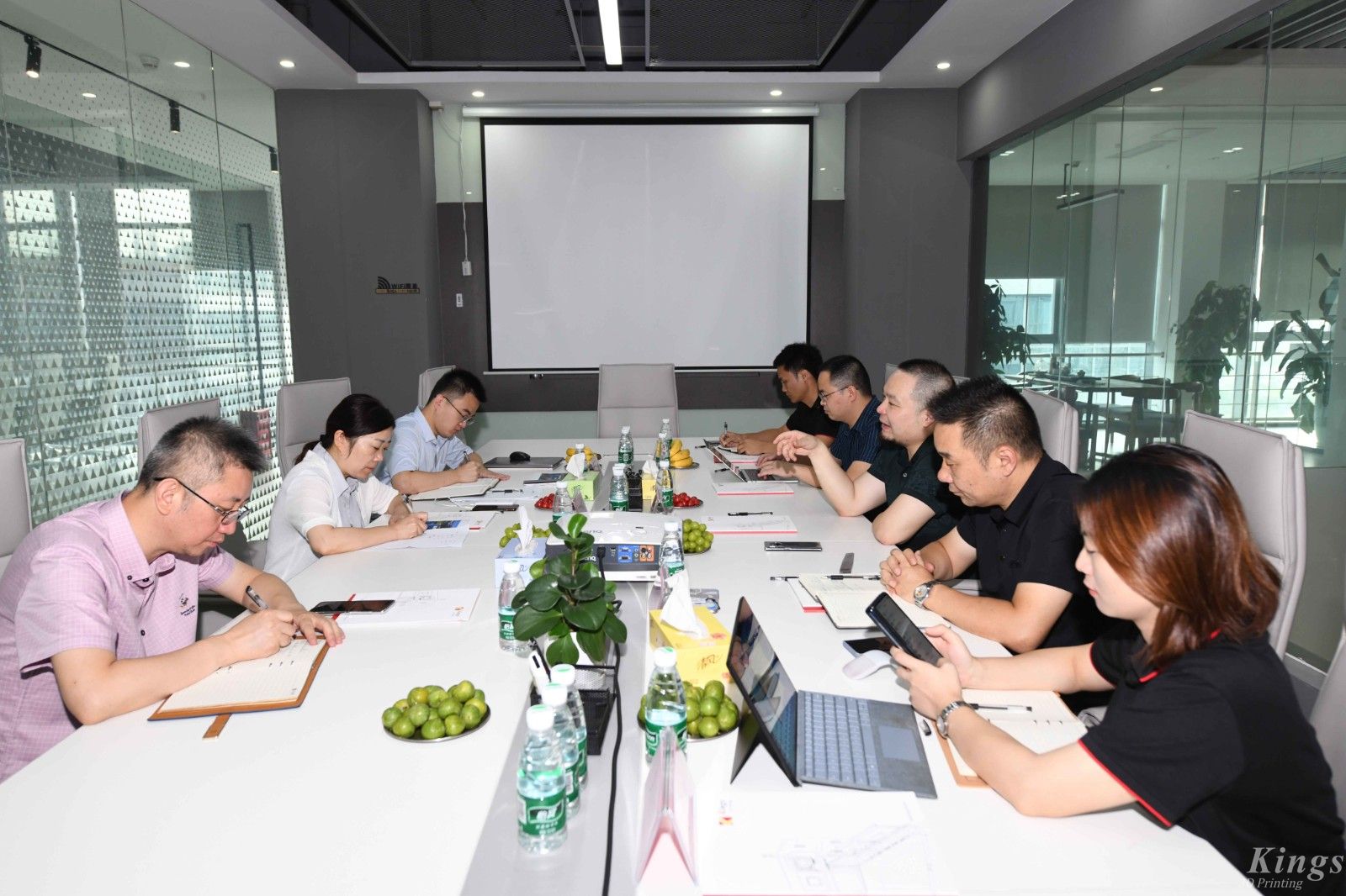 平湖市经济技术开发区管委会常务主任沈叶娟一行领导莅临LD.COM乐动,三维指导工作